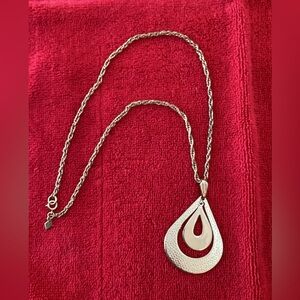 Sarah Coventry Fashion Loops necklace